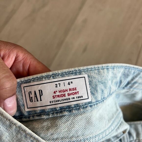 Gap women 4’ high rise stride short size 27 - Picture 7 of 9